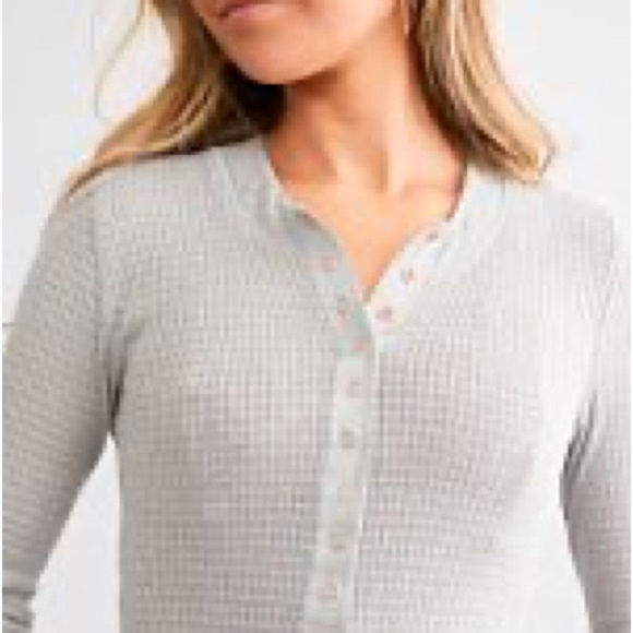 NWOT Free People One Of The Girls Henley in Heather Grey Size Small - Picture 10 of 12